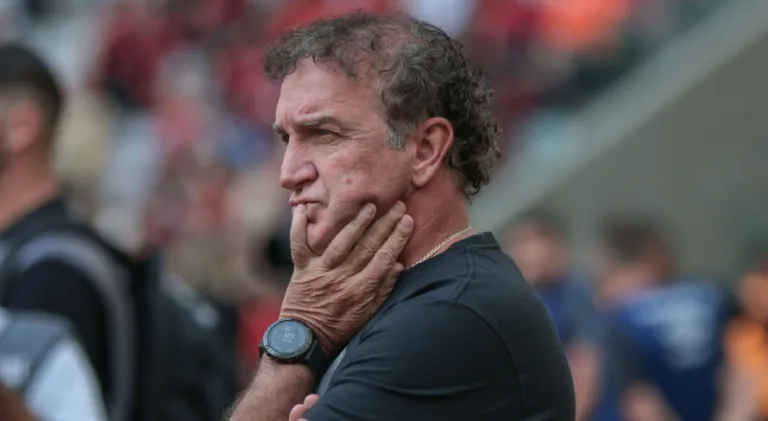 Athletico-PR comunica saída de Cuca; saiba mais