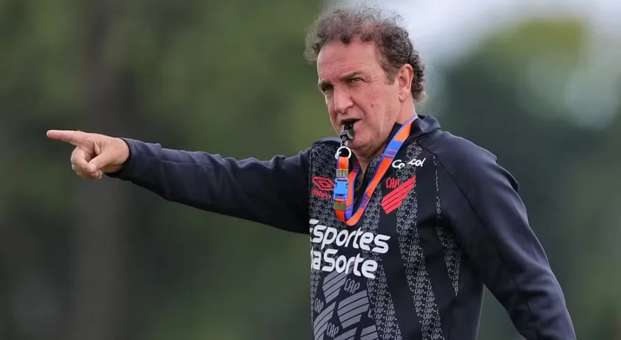 Cuca pode deixar o Athletico-PR e assumir o comando do Cruzeiro; saiba mais