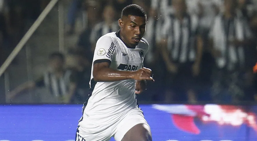 Praetzel elege melhor lateral-esquerdo do Brasileirão Série A: “Não é exagero”