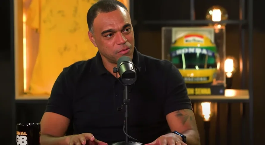 Denílson crava atacante que dá gosto de assistir no Brasil hoje: “Me vejo nele”