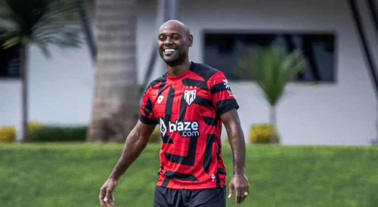 Vagner Love revela decepção com dois times do Brasil: “Motivação a mais”