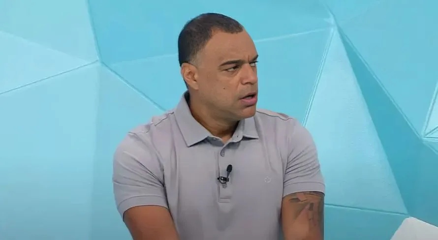 Denílson aponta técnico que “terá trabalho” para recuperar time no Brasileirão