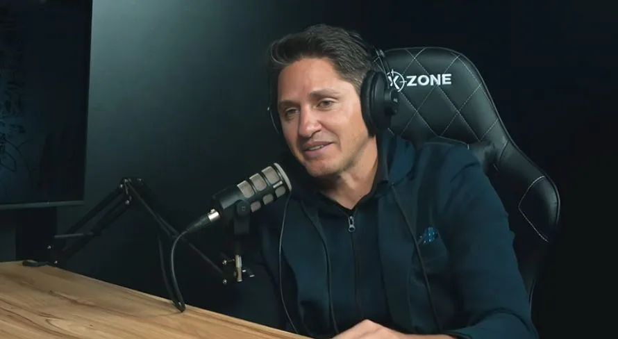 Edmílson aponta atacante histórico do futebol: “Um dos maiores”