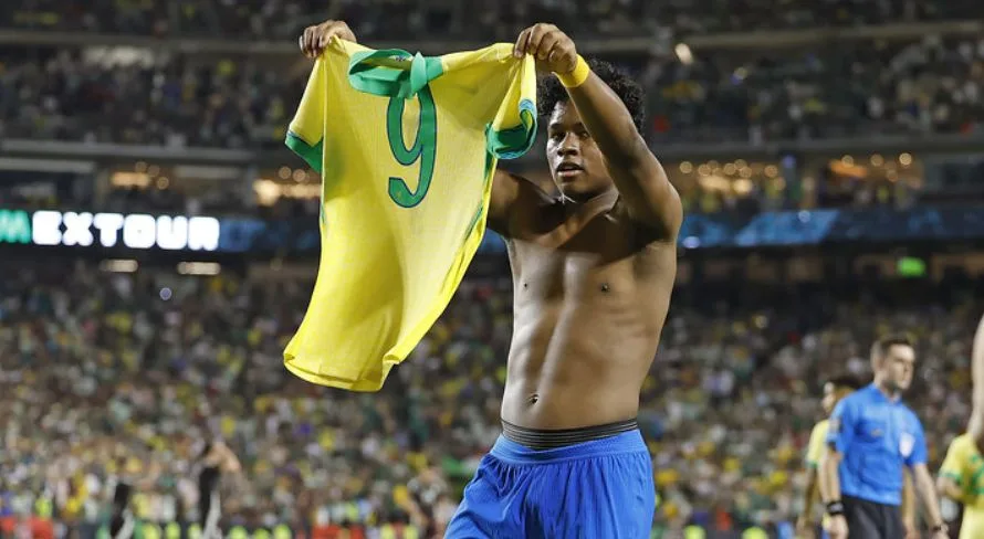 Vampeta cogita ataque ousado do Real Madrid com Endrick e Mbappé