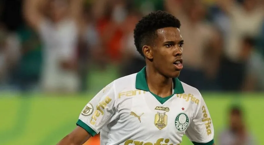 Palmeiras anuncia oficialmente a venda do atacante Estêvão
