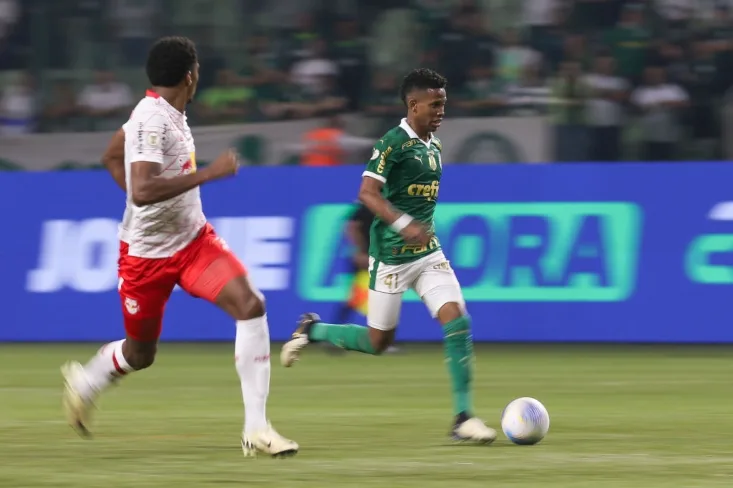 Estêvão tem lance de ‘cinema’ no Palmeiras e Red Bull Bragantino e redes sociais vão à loucura