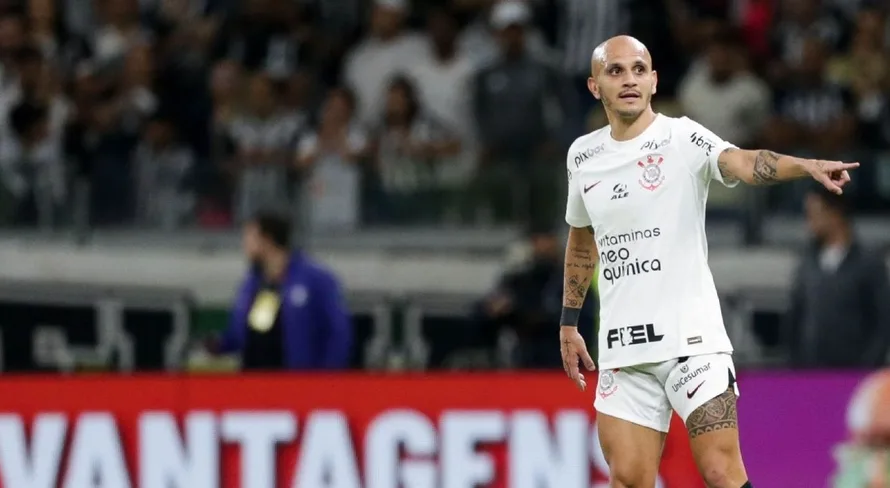 Ex-Corinthians, Fábio Santos elege pior derrota da carreira: “Disparado”