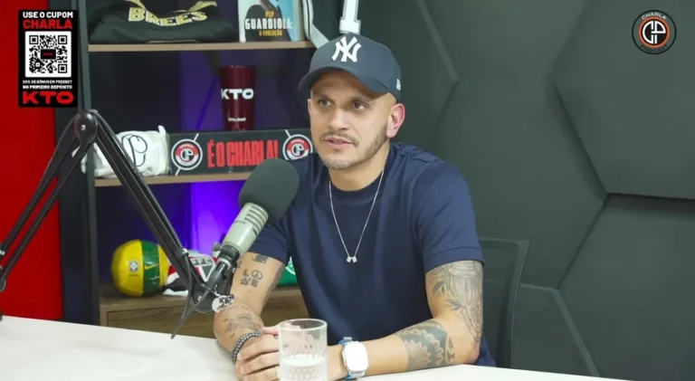 Ex-Corinthians, Fábio Santos revela seu salário no SPFC: “Era tabelado”