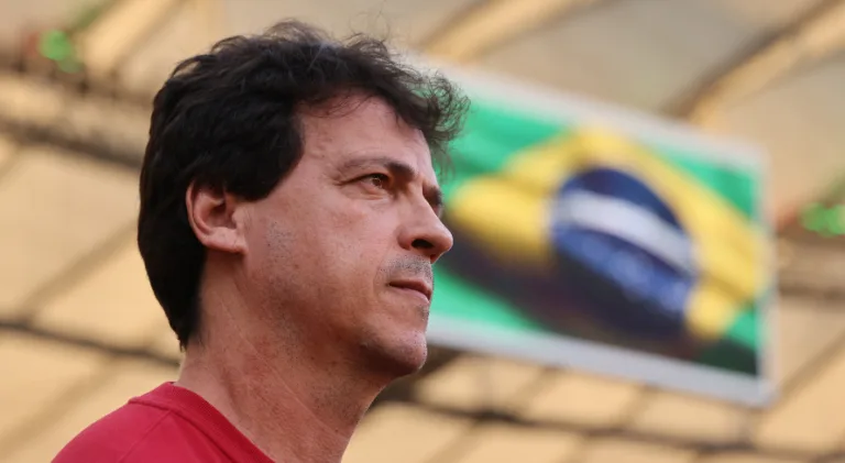 Fluminense anuncia demissão de Fernando Diniz