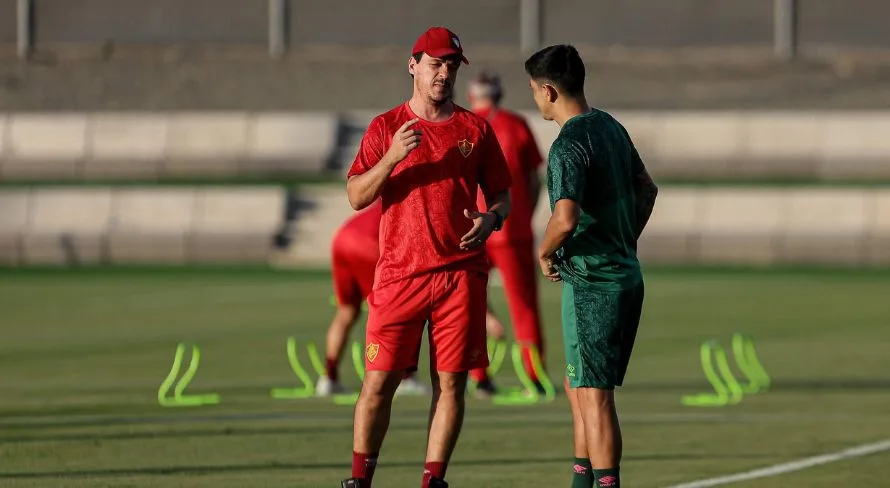 Lédio Carmona dispara sobre técnico de time do Brasileirão: “Parece assustado”