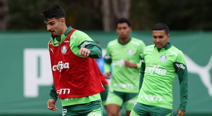 Atacante do Palmeiras fala sobre pressão no jogo contra o Corinthians