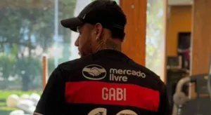 Dirigente do Flamengo se manifesta sobre possível chegada de Neymar