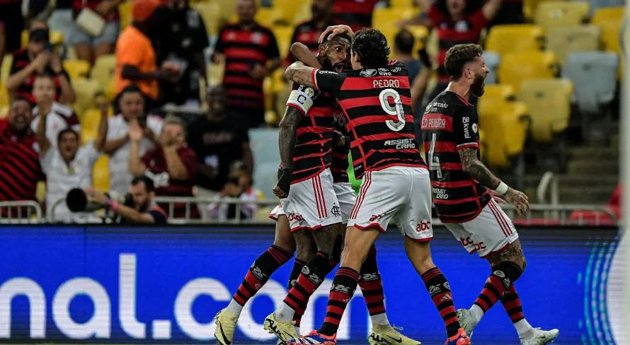 Flamengo é beneficiado no Brasileirão, afirma presidente do Atlético-GO