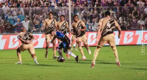 Fortaleza aproveita falha de Bento para vencer o Athletico no Brasileirão