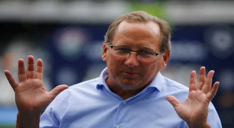 John Textor, do Botafogo, avalia a contratação de jogador da Eurocopa, diz Marília Ruiz