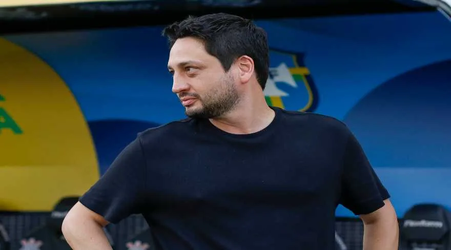 Arthur Elias busca ouro inédito para o futebol feminino do Brasil nas Olimpíadas