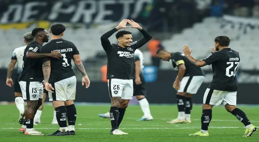 Rodrigo Bueno destaca atuação do Botafogo e aponta favoritismo na Libertadores