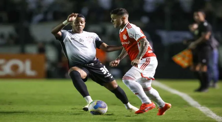 Internacional vence o Corinthians e amplia crise no Parque São Jorge