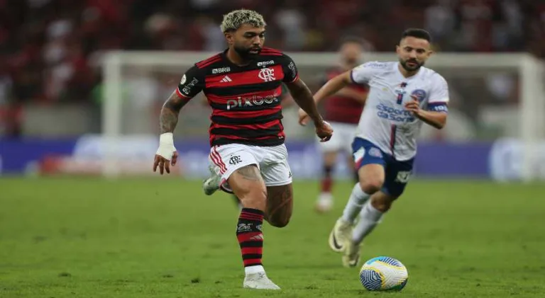 Flamengo assume a liderança do Brasileirão ao derrotar o Bahia no Maracanã