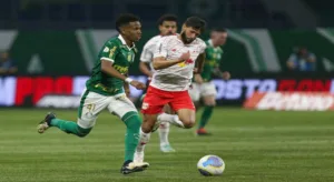 Palmeiras vence o Red Bull Bragantino e se aproxima da liderança do Brasileirão