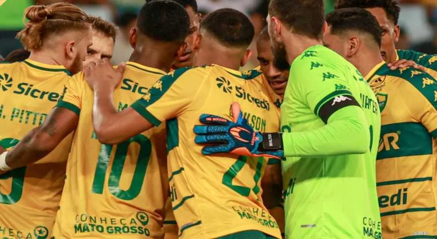 Goleiros brilham em empate entre Cuiabá e Atlético-GO no Brasileirão
