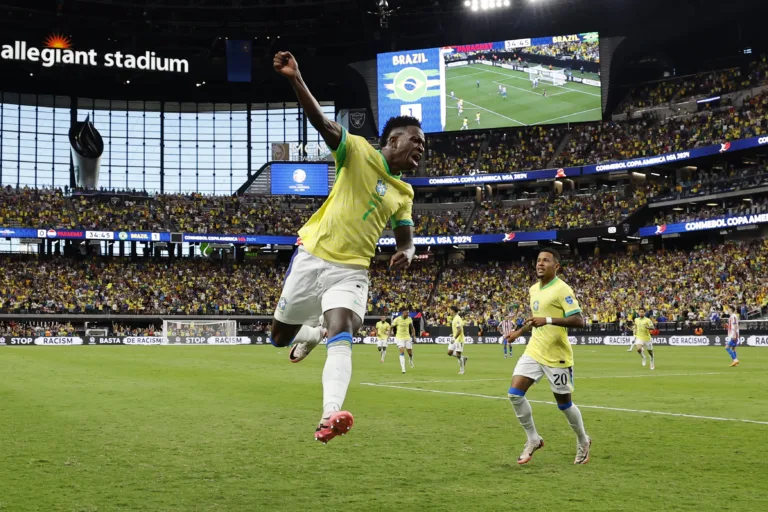 Com show ofensivo, Brasil amplia contra o Paraguai na Copa América; assista