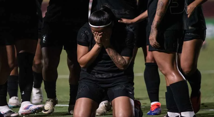 Vic Albuquerque marca gol de número 100 em vitória do Corinthians sobre o SPFC