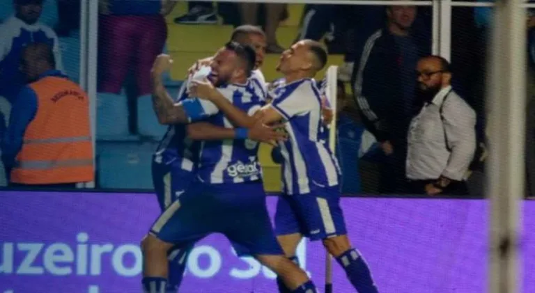 Avaí vence o Guarani e assume a liderança do Brasileirão Série B