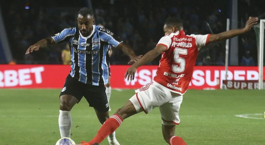 Com gol de Vitão, Internacional derrota Grêmio pelo Brasileirão Série A