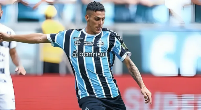 Grêmio recebe oferta de time grego por atacante titular