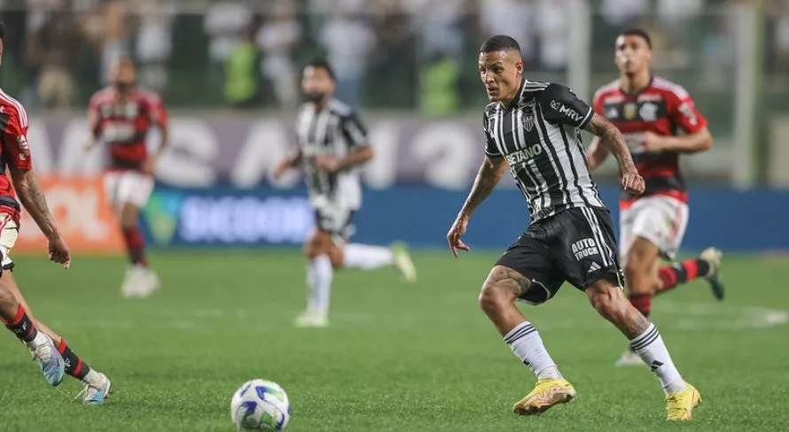 PSG demonstra interesse em lateral do Atlético-MG; confira