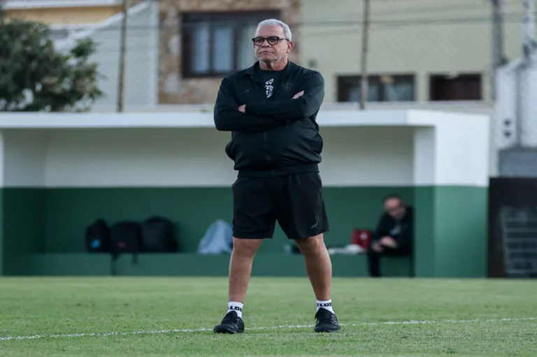 Hélio dos Anjos elogia próximo rival do Paysandu: “Time perigoso”