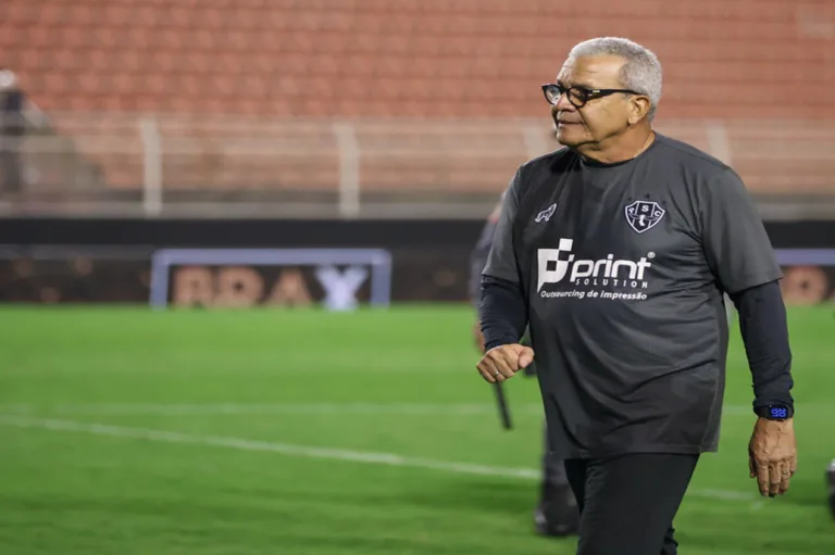 Hélio dos Anjos admite erros do Paysandu em goleada e elogia jogadores: “Brilhantes”