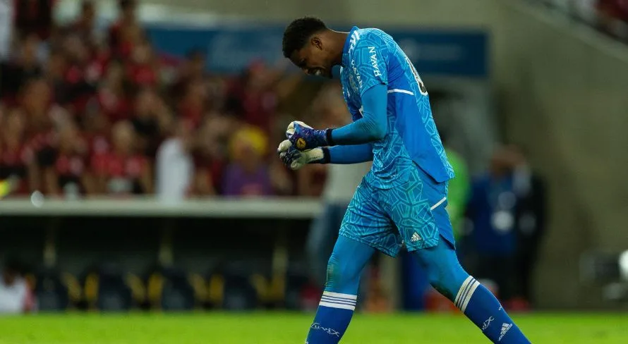 Corinthians se aproxima de acordo com Flamengo pelo goleiro Hugo Souza