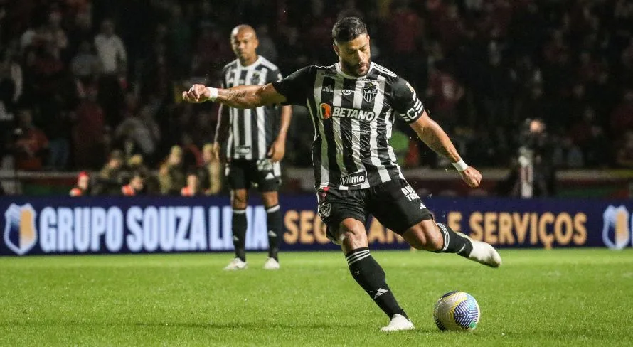 Atlético-MG encerra jejum de vitórias no Brasileirão com Hulk como melhor em campo