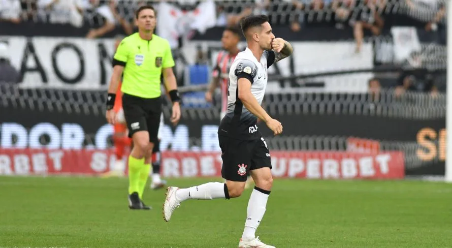 Corinthians tem preocupação com oscilação no desempenho físico de Igor Coronado