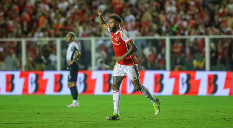 Ídolo do Internacional corneta Corinthians após vitória no Brasileirão: “Põe no DVD”