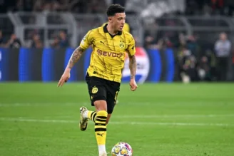 Jadon Sancho em campo pelo Borussia Dortmund