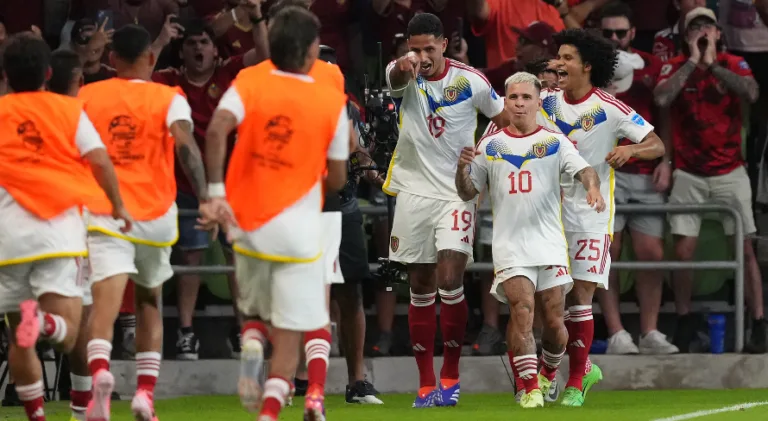 Venezuela confirma liderança e quartas de final da Copa América ao bater a Jamaica