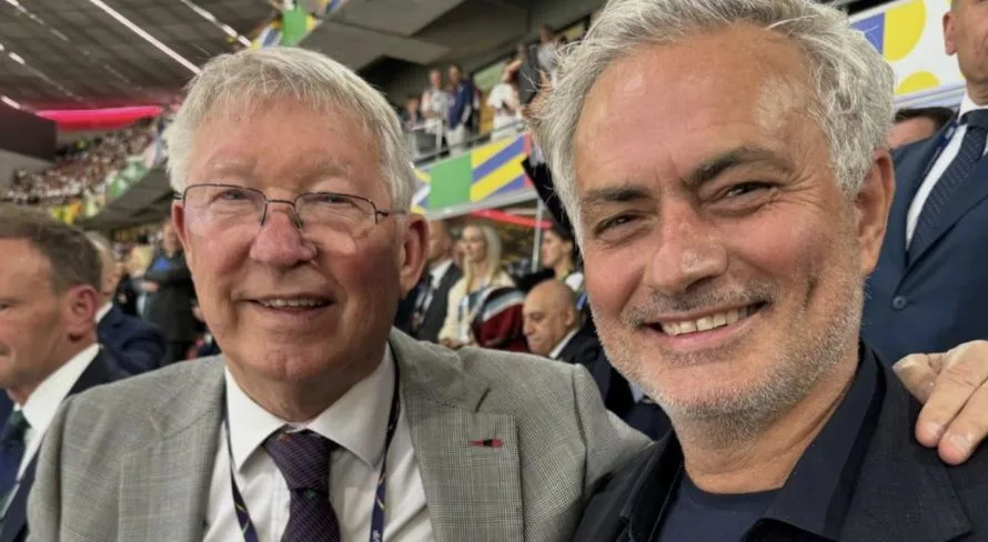 José Mourinho e Sir Alex Ferguson assistem juntos a abertura da Eurocopa