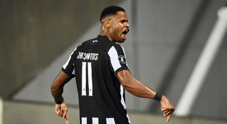 Artilheiro do Botafogo, Júnior Santos tem mais jogos do que dez clubes do Brasileirão Série A