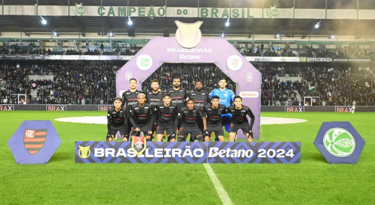 Renato Maurício Prado exalta titular do Flamengo mesmo após derrota