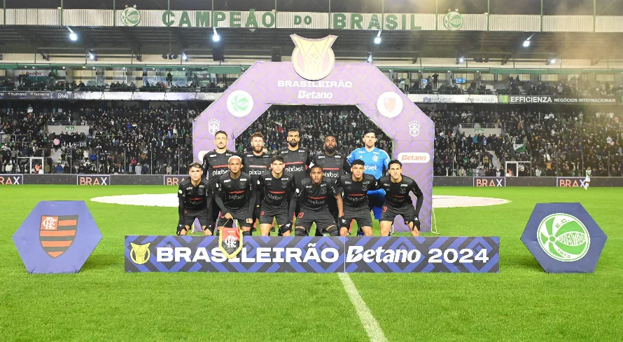 Renato Maurício Prado exalta titular do Flamengo mesmo após derrota