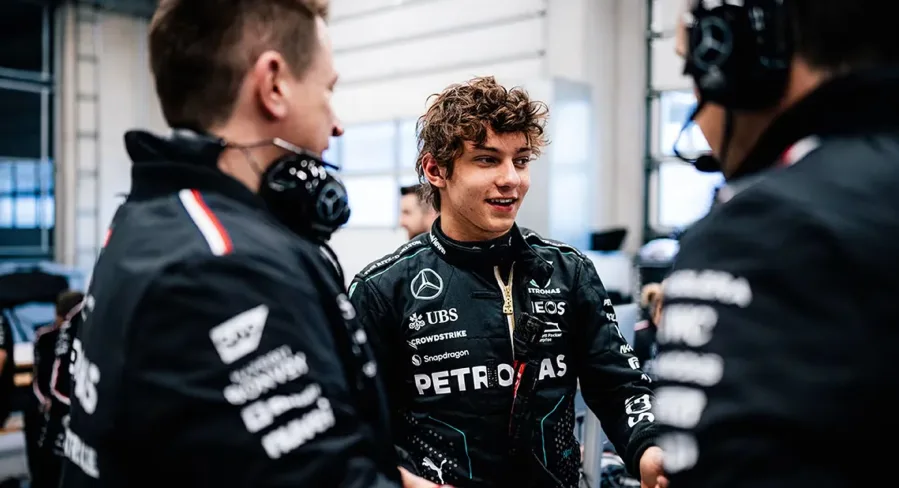 Kimi Antonelli aponta Ayrton Senna como o seu maior ídolo no automobilismo