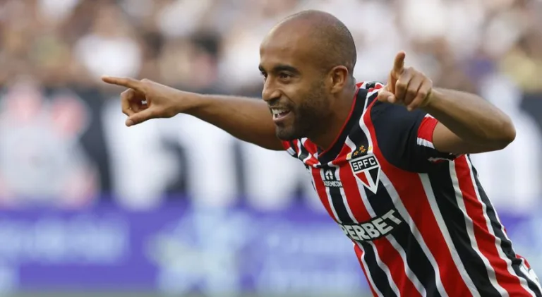 Lucas Moura elege técnico extraordinário no futebol brasileiro: “Top demais” 