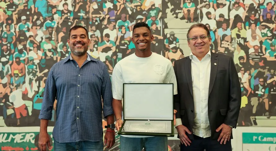 Vice-presidente do Palmeiras elogia Luiz Guilherme após venda: “É um menino extraordinário”