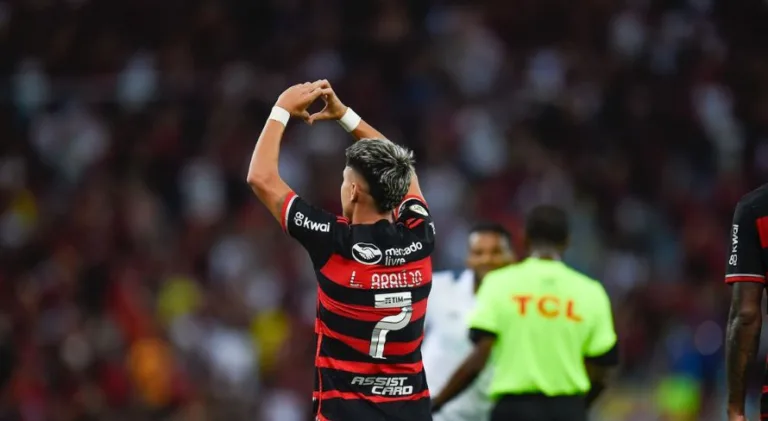 Renato Maurício Prado elege jogador que mais oscila no Flamengo: “Apagado”