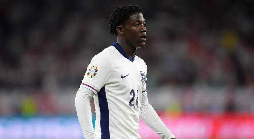 Promessa da seleção inglesa na Eurocopa comemora permanência de Ten Hag no Manchester United