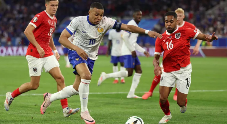Com Mbappé, França vence a Austria pela Eurocopa
