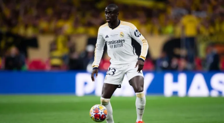 Real Madrid cogita venda de titular para trazer Alphonso Davies, do Bayern